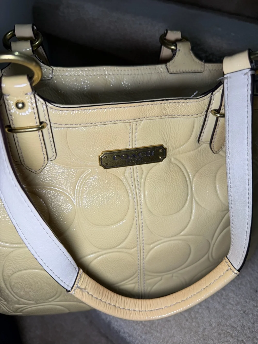 Vintage Coach Patent Leather Gallery Embossed Signature Tote Handbag soft yellow
